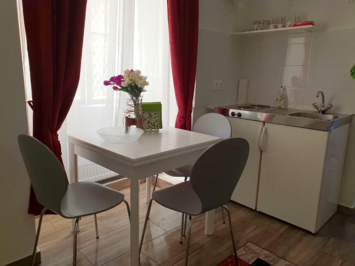 וינה Cozy City Apartment 5 מראה חיצוני תמונה